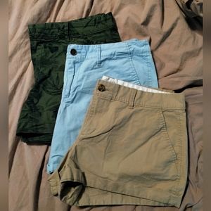 Women's shorts, Old Navy, khaki, light blue, green leaves, size 12